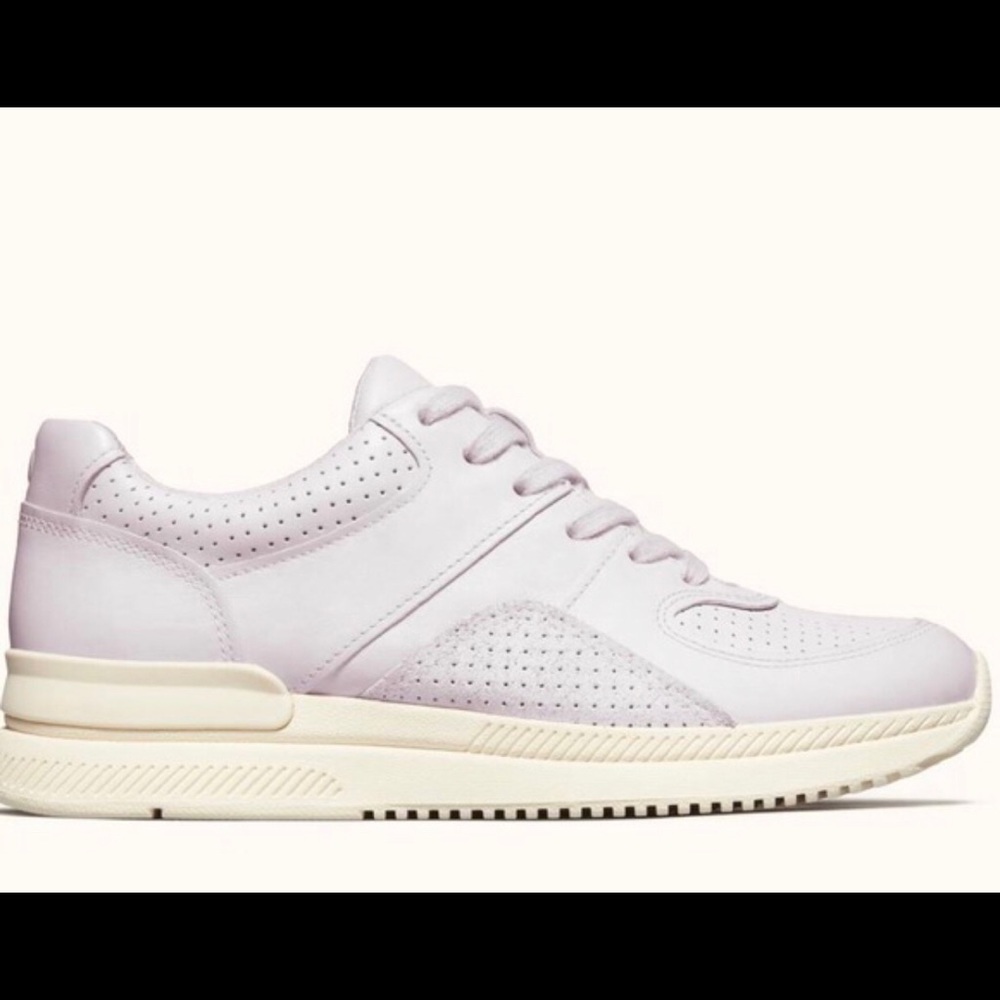 Everlane Tread Sneakers - Fit like size 7 or 7.5